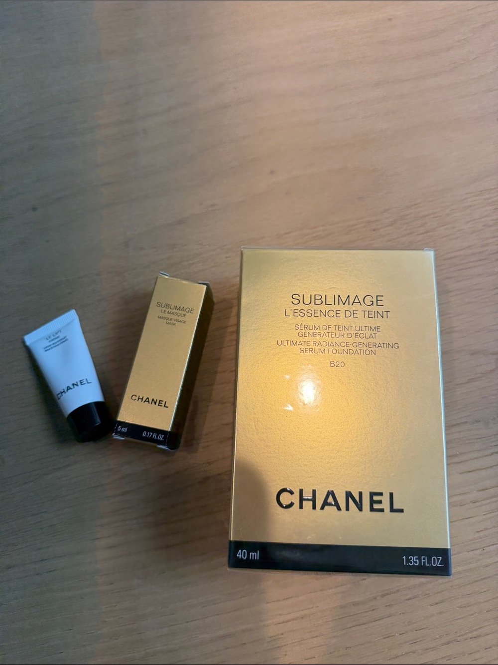 Chanel Sublimage L'Essence de Teint B20 - Radiance Serum Foundation